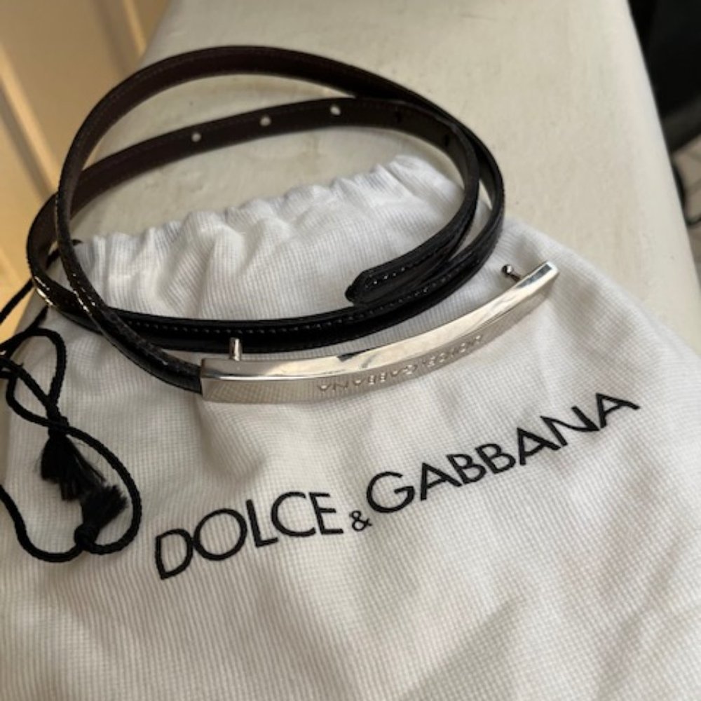 ❌SOLD❌ Dolce & Gabbana | Skinny logo patent-leather belt w/ dustbag |